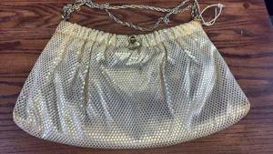 lot 5373 image: Gold Metal Mesh Evening Purse with Chain Handle