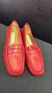 lot 5404 image: Annie Opera Red Leather Loafers Size 7M