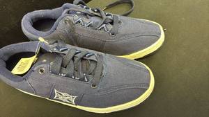 lot 5413 image: P.F. Flyers Canvas Sneakers Size 7.5 with Original Box