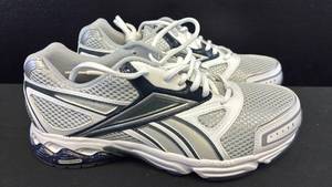 lot 5415 image: Reebok Instant X-Wide 4E Mens Running Shoes Size 8