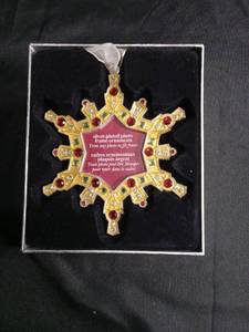lot 5268 image: Silver-Plated Snowflake Photo Frame Ornament with Ribbon