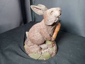 lot 40948 image: Rabbit Figurine with Carrot on Garden Base