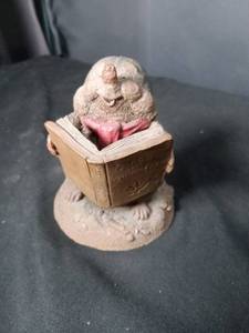 lot 40959 image: Ceramic Christmas Carol Reading Figurine