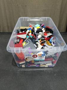 Mixed LEGO Building Blocks Bulk Lot in Storage Container 6 lbs