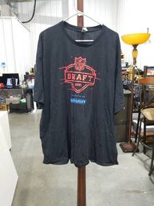 lot 3878 image: NFL Draft 2023 Bud Light T-Shirt 3XL