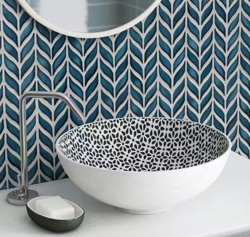 lot 575 image: Glazed Blue 11.3 in. x 10.7 in. Leaf Waterjet Recycled Glass Marble Looks Mosaic Tile (8.4 sq. ft.Case)