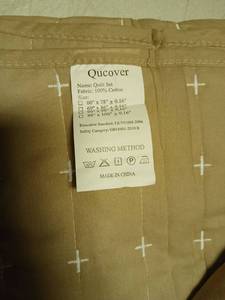 lot 32483 image: Qucover 100% Cotton Quilt Set with Cross Pattern - Retail $25