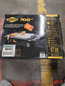 lot 7827 image: QEP 700XT 7-Inch Tile Wet Saw with Extension Table - Retail $120