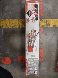 lot 7829 image: Rubi TC-180 Wet Tile Cutter - Retail $180