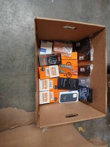 lot 7835 image: Lot of misc phone cases and Accessories 20