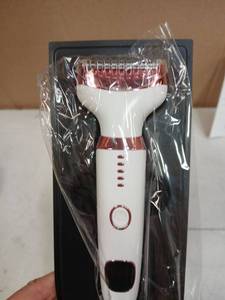 lot 24636 image: 4-in-1 Rechargeable Electric Grooming Kit - Retail $15
