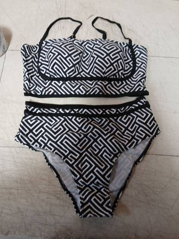 lot 41647 image: Black and White Geometric Pattern Bandeau Bikini Set Medium- Retail $15