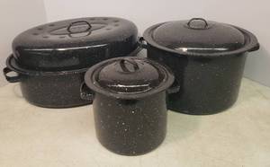 lot 2 image: Vintage Speckle Enamelware 2 Handled Pots & Roaster - All with Lids