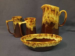 lot 20 image: Vintage Cannonsburg Carefree Ironstone Brown Drip Ware Pitcher 9.5in T, Tankard Mugs 6in T, and Console Bowl 9in L x 3in W