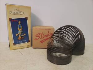 lot 45 image: SLINKY - Collectors Edition in Original Box - by James Industries, and 2004 Hallmark KeepsakeYertle the Turtle NIB