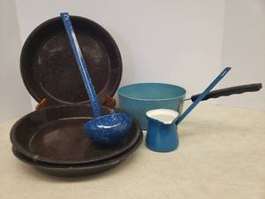 lot 63 image: Vintage Cookware & Speckle Enamelware