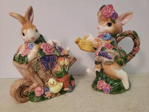 lot 113 image: Rare 1994 Fitz and Floyd Mayfair Bunny Creamer & Sugar Bowl Set wLid and Spoon - In Original Box - Creamer has ChipDamage See Pictures
