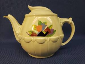 lot 147 image: Antique 1930s Art Deco Drip-O-Lator Stoneware Coffee Pot - by The Enterprice Aluminum Co.- Bottom Stamp - 11in W x 7.5in T - Excellent Color for Age