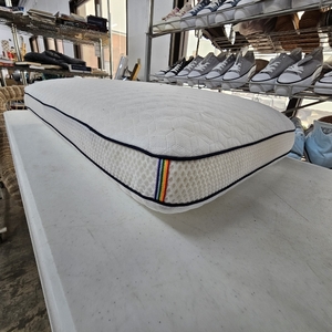 lot 943 image: Cooling Memory Foam Bed Pillow
