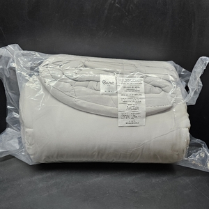lot 1306 image: Bare comforter Queen 82 X86 Light Grey