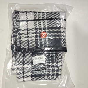 lot 3260 image: Fall Sweater Dress for Women 2025 Winter Mini Plaid Skirts for Women High Waisted Warm Pencil Short Stretchy Skirt BLACK AND GRAY SIZE S