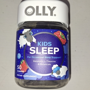 lot 10170 image: OLLY Kids Sleep Gummies, Raspberry, 50 Count