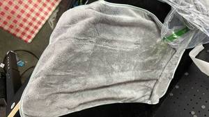 lot 10147 image: Gray cloths