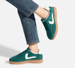 lot 3580 image: Nike Athletic Running Sneakers Green White