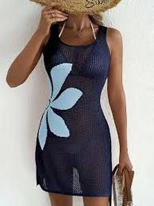 lot 4230 image: Navy Blue Knit Tank Top with Floral Design Large