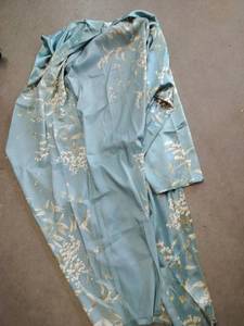 lot 2103 image: Ladies size 2XL blue kimono set