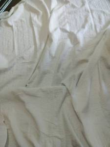 lot 2112 image: King size soft bed sheet