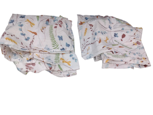 lot 5755 image: A93x88 in blanket sheet bed sheet and two pillowcases set