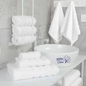 lot 19720 image: Soft and Warm Bath Towel Set