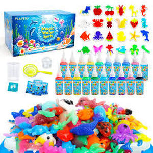 lot 19805 image: Urmywo Magic Water Pets Kit with 20 Gels and 24 Molds