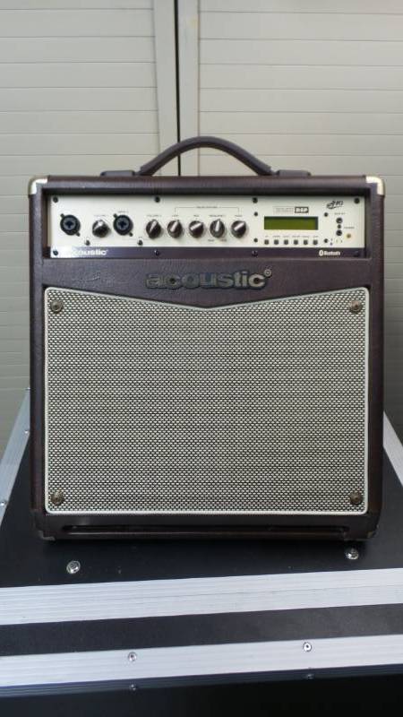 lot 1008 image: Acoustic A40 Acoustic Instrument Amplifier