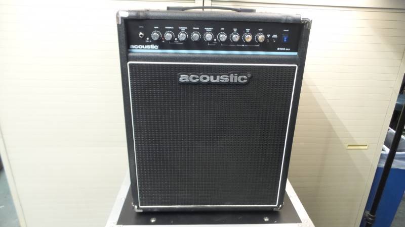 lot 1016 image: Acoustic B100 MK2 Bass Combo Amp