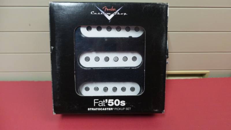 lot 1042 image: Fender Fat50s Stratocaster Pickup Set