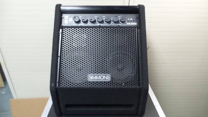lot 1058 image: Simmons DA200S Electric Drum Set Monitor