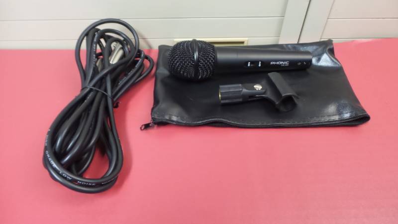 lot 1057 image: Phonic DM.680 Microphone