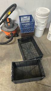 lot 11715 image: 4 Plastic Crates