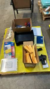 lot 11744 image: Office Supplies Whole Pallet