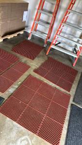 lot 11746 image: Rubber Floorr Mats 5