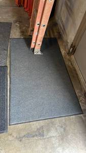 lot 11749 image: Floor mat 5x3