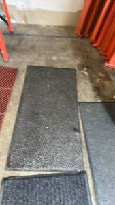 lot 11750 image: Floor mat 4x2