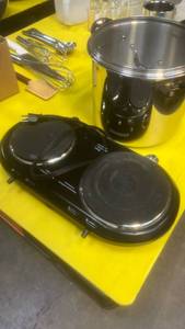 lot 15050 image: Portable Electric Stove