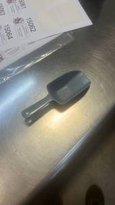 lot 15061 image: Small Kitchen Scoop Utensil