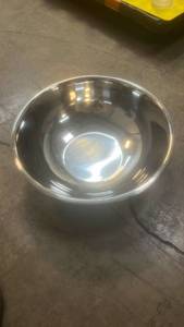 lot 15062 image: 20 Qt. Stainless Steel Mixing Bowl