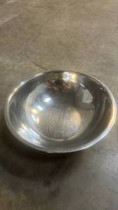 lot 15065 image: 20 Qt. Stainless Steel Mixing Bowl