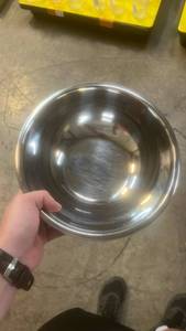 lot 15073 image: 5 Qt. Stainless Steel Mixing Bowl