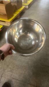 lot 15078 image: Stainless Steel Mixing Bowl